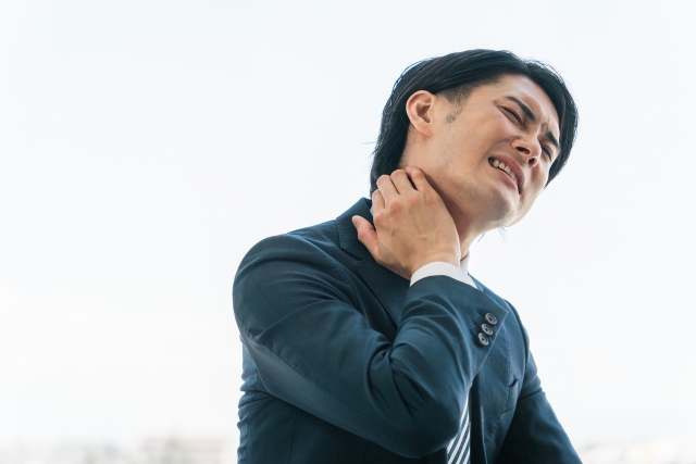 ストレスによる寝違えのような首の痛み
